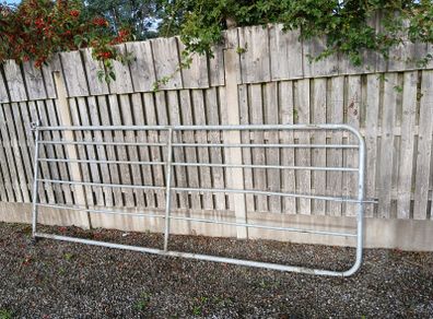 Field gate