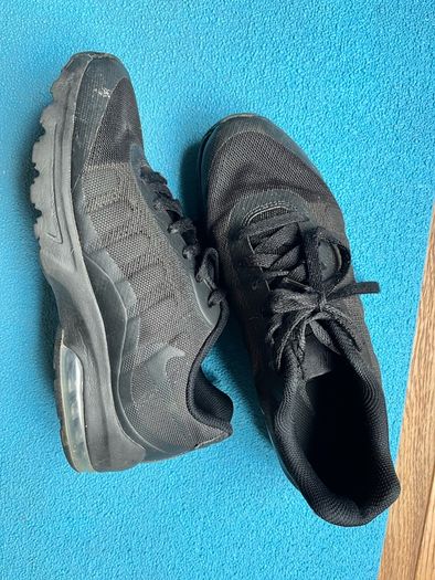 All black nike trainers