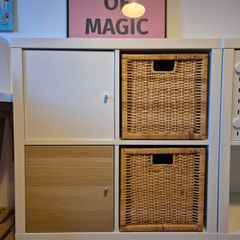 shelving unit