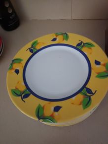 12 Ceramic Side Plates. No damage.