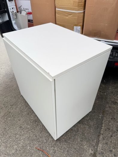 Ikea Shelf Unit w/ 2 Baskets