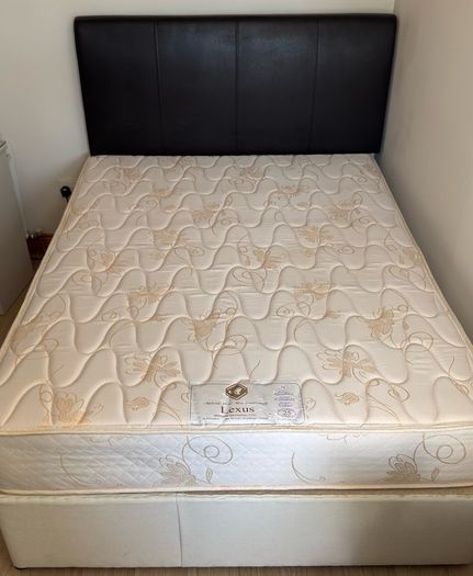 Double bed 4 ft 6 in
