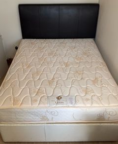 Double bed 4 ft 6 in