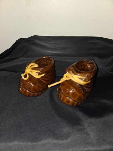Pair of Vintage Ceramic Shoe Ashtrays
