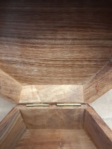 Trinket box inlaid