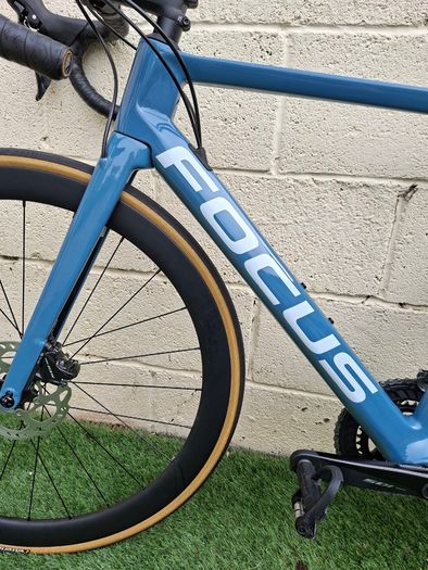 Focus Izalco Max 8.7 Carbon Road Bike