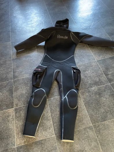 Diving suit