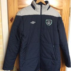 Ireland Football. Official Republic Of Ireland Mens Size Large Umbro Bench Coat Sideline Coat. Not A Jersey. Collect In Dublin Or Receive Via Post.