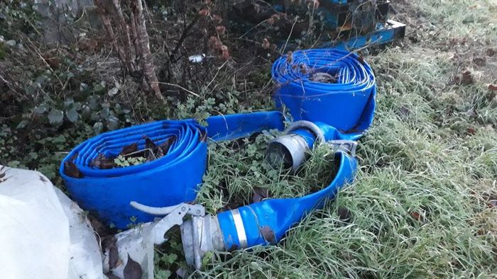 Flood pump and hose