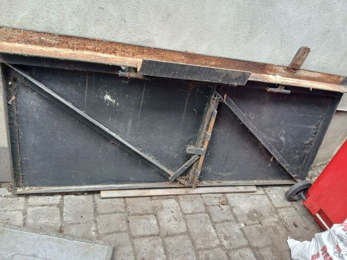 steel gate