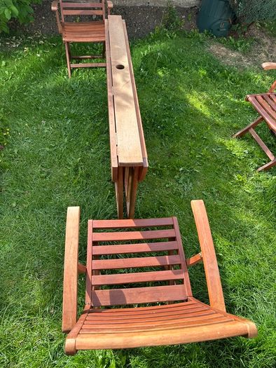 Garden table & chairs