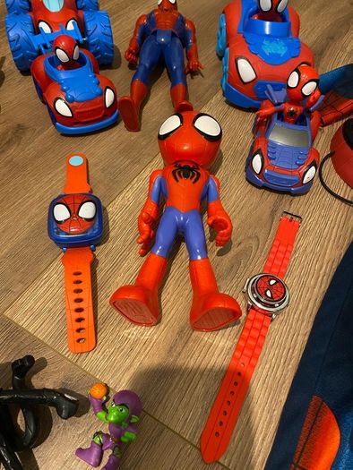 bundle of spiderman toys