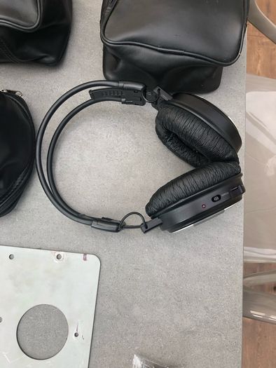 Roof mounted DVD system with 5 sets of Bluetooth Headphones