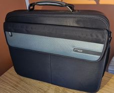 Belkin NE Business Briefcase