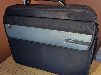 Belkin NE Business Briefcase