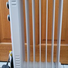 Portable oil-filled electric radiator