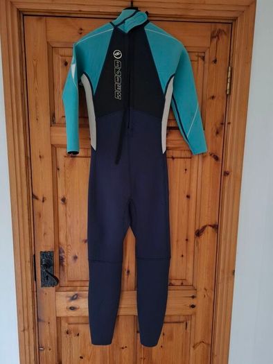Wetsuit