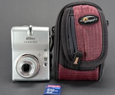 Nikon Coolpix L10 5.0MP Digital Camera