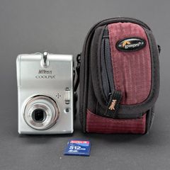 Nikon Coolpix L10 5.0MP Digital Camera