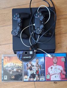 Playstation 4 with 2 Controllers