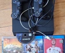 Playstation 4 with 2 Controllers