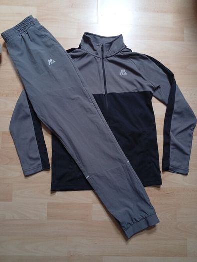 Montirex Tracksuit ((Age 12-13yrs Like New))