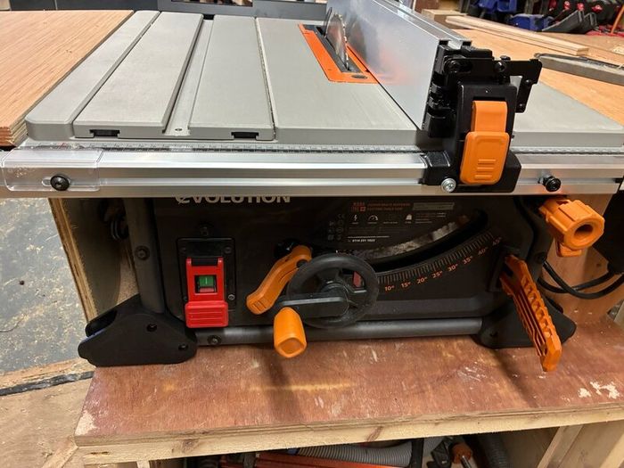 Evolution R255TBL + .  255 mm 240 volt Table Saw