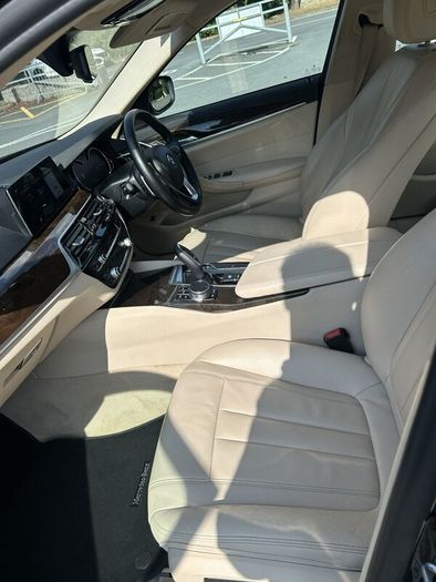 BMW 5-Series 2017 // Cream Leather // Very Low Kms