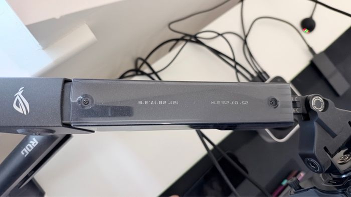 ASUS ROG Ergo Monitor Arm AAS01R (Mechanically Spring-Loaded, with Table Clamp & Screw Mounting, Rotation