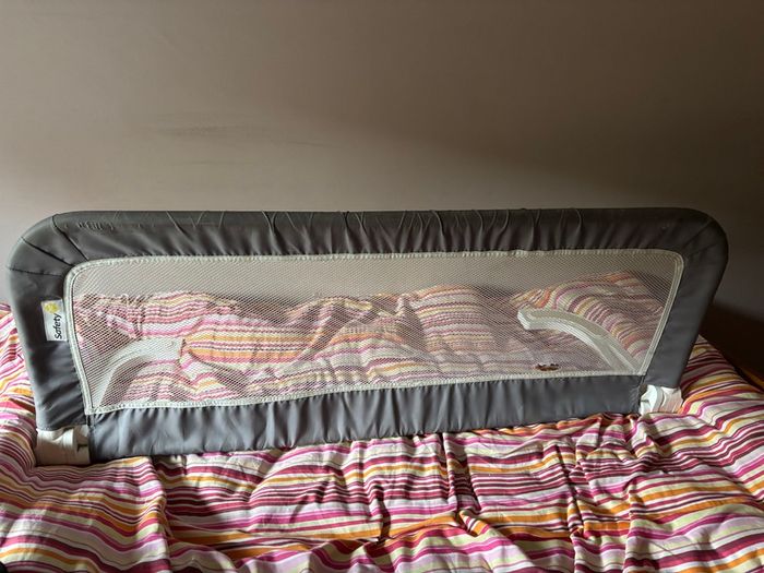 Bed rail