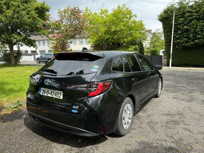 2021 Corolla Touring Hybrid Auto only19900