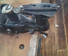 Singer 172K Industrial PXM Glove Sewing Machine