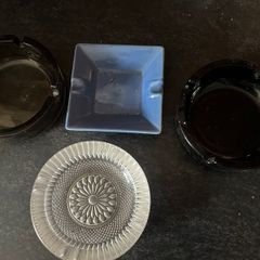 4 Ash Trays