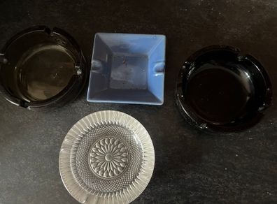 4 Ash Trays