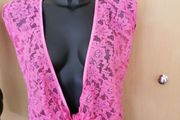 Women's Top Sleeveless Lace Fushia Size 16