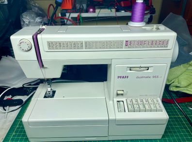 PFAFF Dualmatic 955-1 Sewing Machine with IDT(Upper walking foot) - Just serviced - Excellent condition