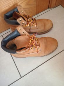 Pair Timberland Beige SUEDE LEATHER Boots