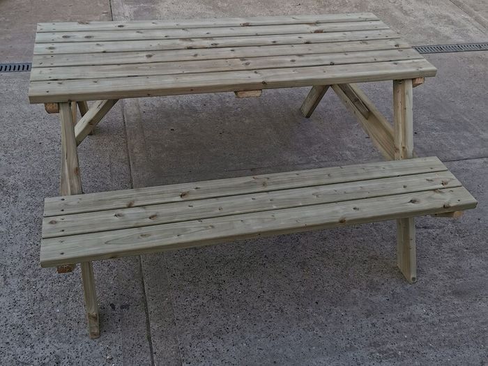 picnic bench