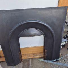Cast iron fire insert