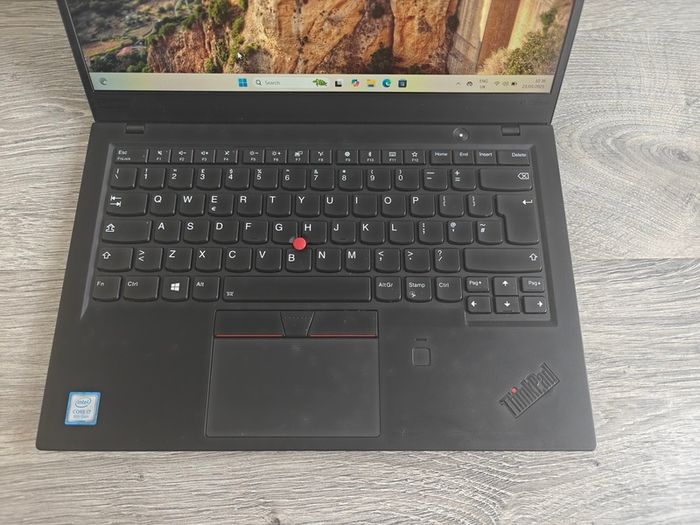 Lenovo X1 Carbon | i7 | 16GB | 256GB | 14" 2K | SIM Card | Win11