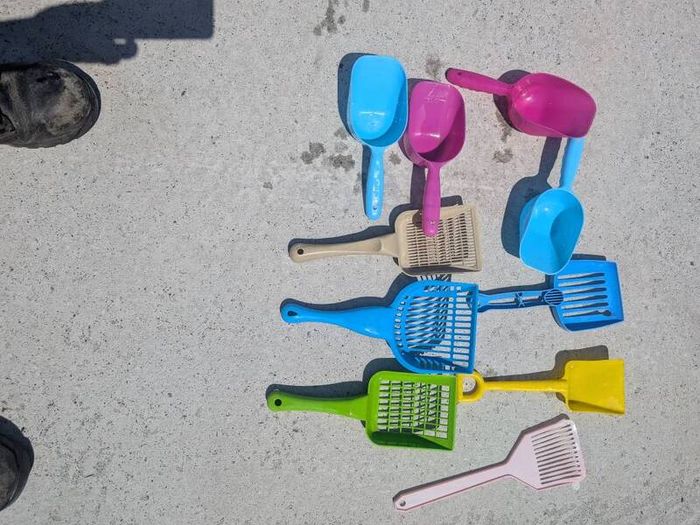 Plastic scoops