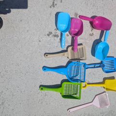 Plastic scoops