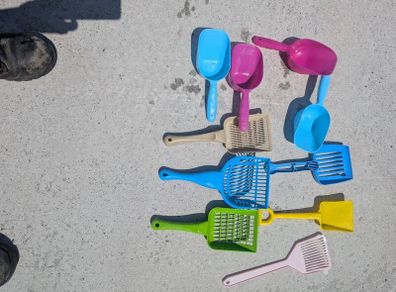 Plastic scoops