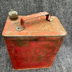 Vintage oil can