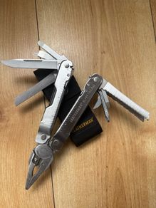 leatherman Supertool 300 camping pliers USA made fishing edc multitool
