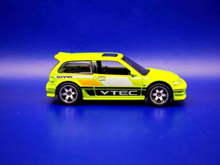 Hot Wheels Honda Civic EF with custom wheels.