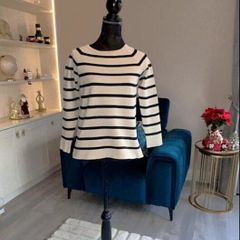 Ladies Cream & Black Stripped Jumper from Gallery. Size Xs UK 6-8 / EU 34-36