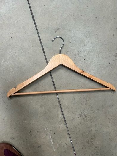 100 Wood Hangers Like New