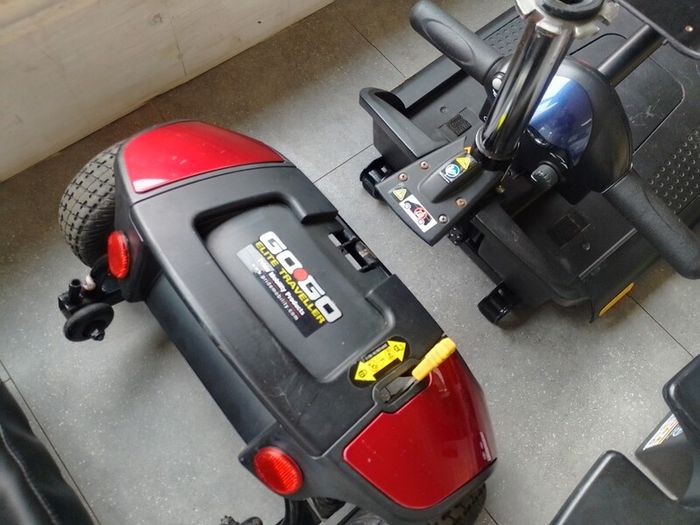 Pride Go-Go Elite Traveller 4-Wheel Mobility Scooter 2022 New Batteries