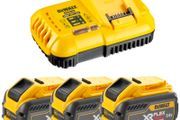 DeWalt 54v FlexVolt 3 x 9Ah Batteries and 8A Fast Charger
